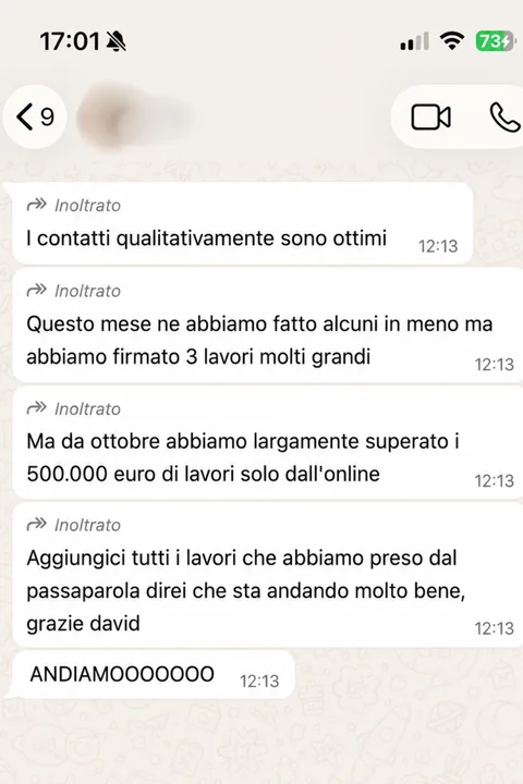 Conversazione WhatsApp con un partner: superamento dei 500.000 euro di lavori generati solo dal canale online.